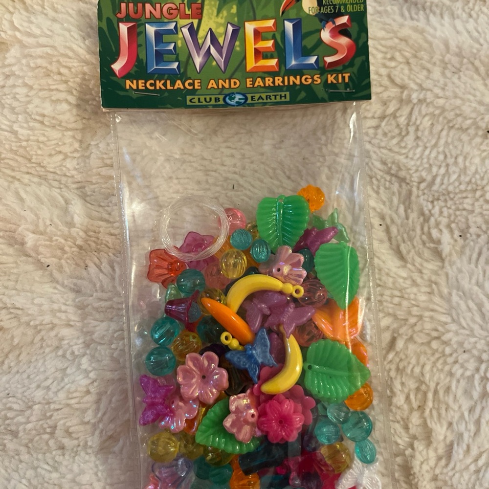 Colorful Jungle Jewels Necklace and Earrings Kit